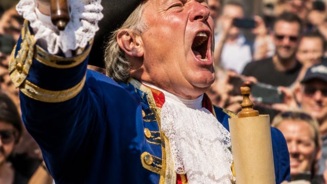 Australian Town Crier Sets New Loudness Record, Shattering Previous Marks